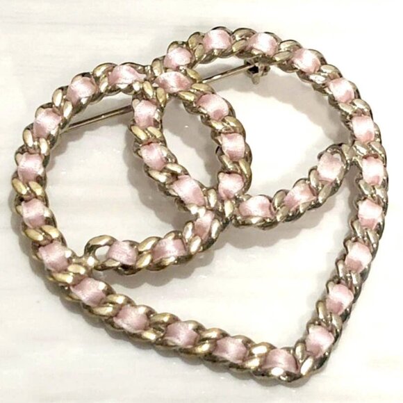 CHANEL CC Logo Pink Cord Heart Brooch Gold Tone Pin 09C Auth w/Box D-d1132 - Picture 1 of 9
